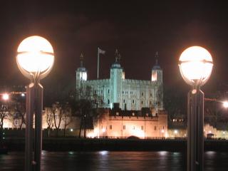 London: Tower bei Nacht