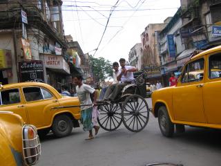 Calcutta: Ein Bild in Calcutta - Hand-Rickshaws